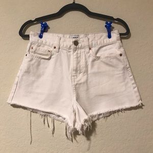 BDG pelmet white shorts (W27)